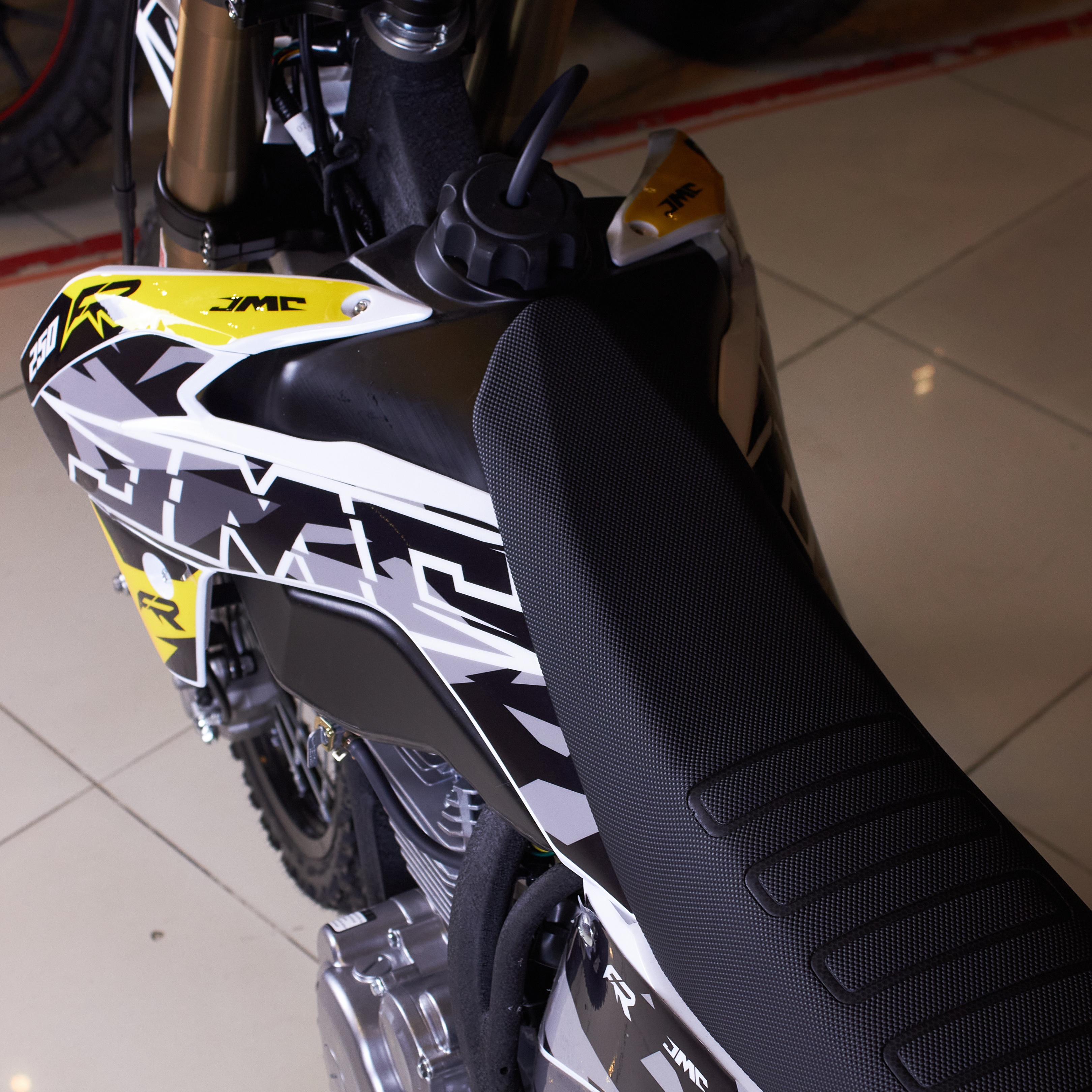 f10479616